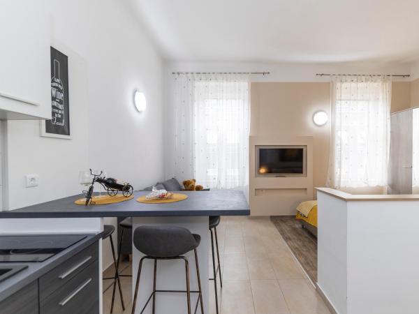 Apartments & Rooms Kolovare Beach : photo 5 de la chambre studio