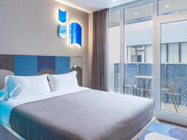 Hotel Macià Sevilla Kubb : photo 1 de la chambre chambre double avec terrasse