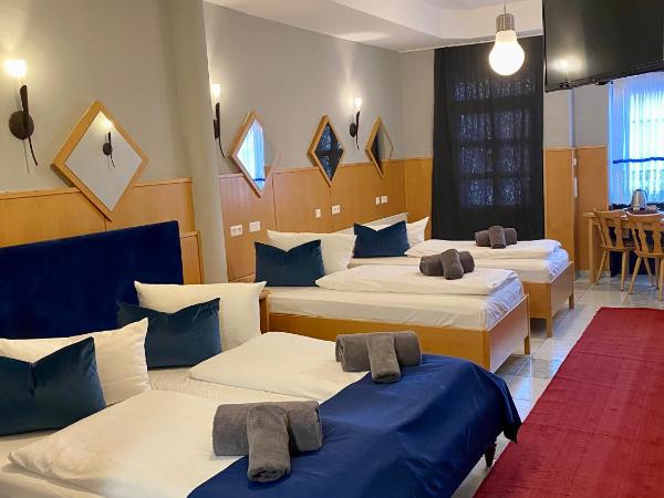 Hotel La Ferté : photo 1 de la chambre chambre quadruple confort