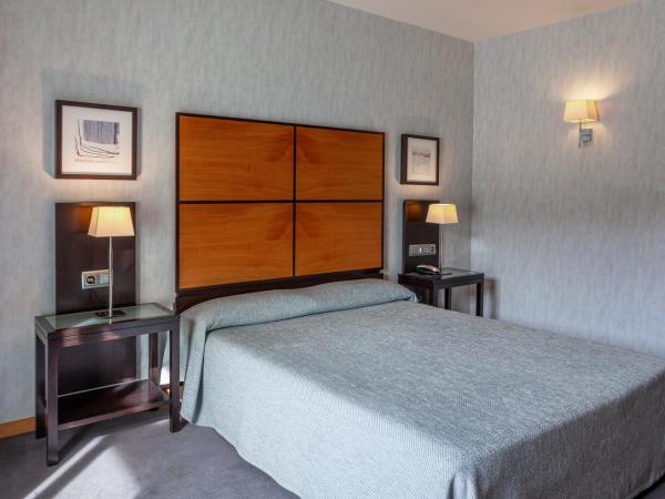 Hotel Macià Real De La Alhambra : photo 5 de la chambre chambre lits jumeaux avec terrasse privée