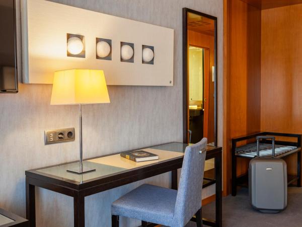 Hotel Macià Real De La Alhambra : photo 5 de la chambre chambre lit queen-size