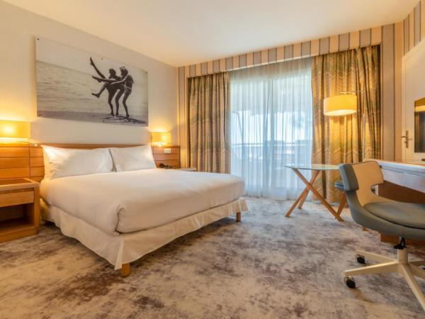 Holiday Inn Nice - Port St Laurent, an IHG Hotel : photo 2 de la chambre chambre double premium avec balcon - vue sur mer