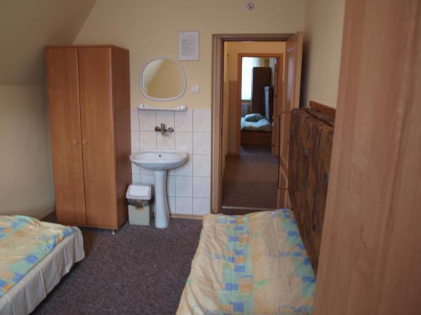 Pokoje Gościnne Żak : photo 2 de la chambre chambre lits jumeaux Économique avec salle de bains commune