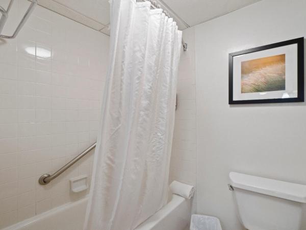 315 LoSo Hotel Airport : photo 6 de la chambre suite deluxe avec lit king-size