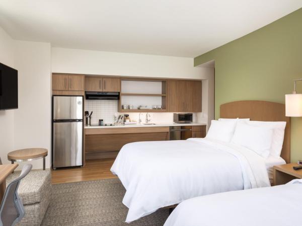 Element Denver Downtown East : photo 4 de la chambre studio avec 2 lits queen-size et canapé-lit