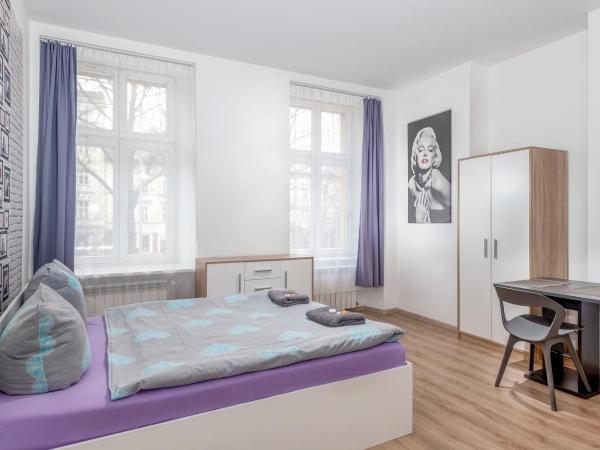 70s Hostel : photo 6 de la chambre chambre double avec salle de bains privative