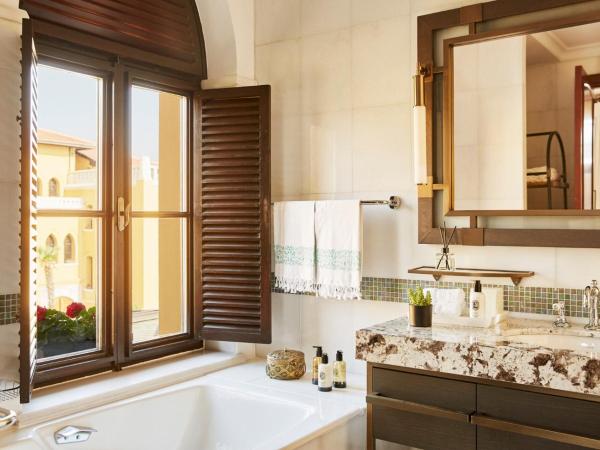 Four Seasons Hotel Istanbul at Sultanahmet : photo 1 de la chambre suite lit king-size exécutive