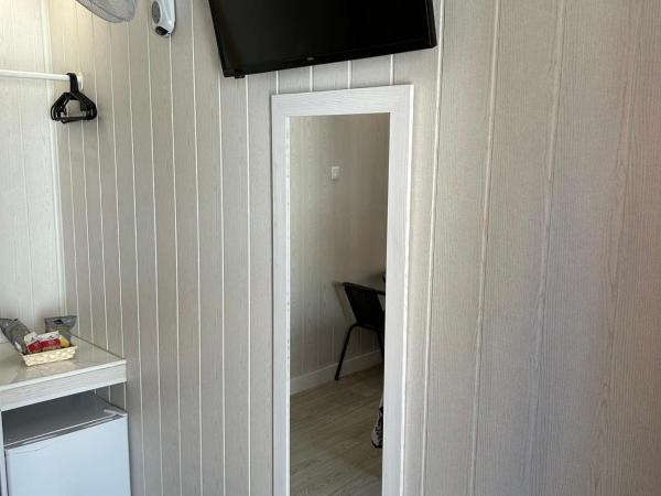 Charme da Graça - Guest House : photo 9 de la chambre chambre double avec salle de bains privative extérieure