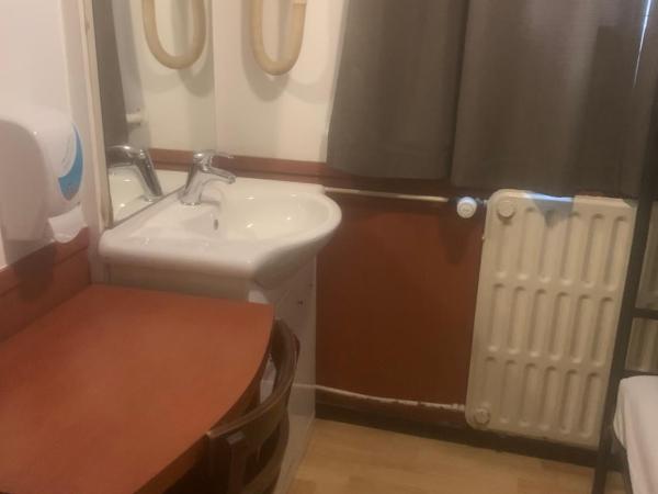 Hotel Continental Amsterdam : photo 2 de la chambre chambre lits jumeaux standard avec salle de bains commune