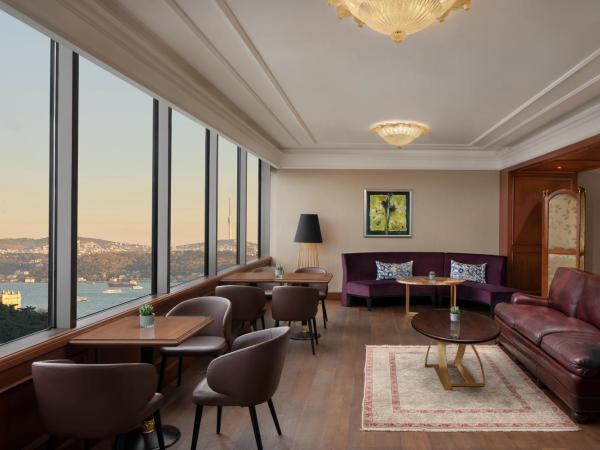 The Ritz-Carlton, Istanbul at the Bosphorus : photo 1 de la chambre suite ritz carlton avec baignoire spa - vue sur le bosphore, accès au club lounge