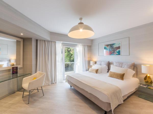 St George Lycabettus Lifestyle Hotel : photo 1 de la chambre chambre double signature avec balcon privé - vue sur lycabette/ville