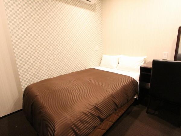 HOTEL LiVEMAX Nihonbashi Hakozaki : photo 5 de la chambre chambre double avec petit lit double - fumeurs