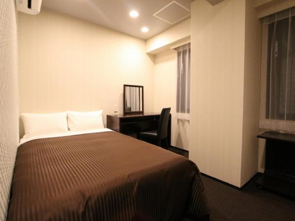 HOTEL LiVEMAX Nihonbashi Hakozaki : photo 4 de la chambre chambre double avec petit lit double - fumeurs