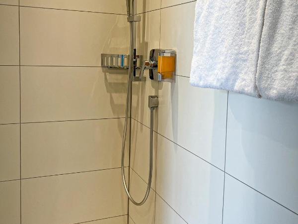 Gasthaus zur Waldegg; BW Signature Collection : photo 10 de la chambre chambre lit queen-size avec balcon