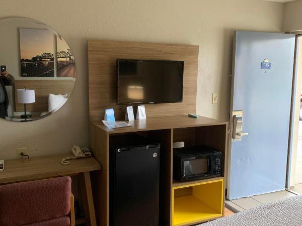 Days Inn by Wyndham Louisville Airport Fair and Expo Center : photo 5 de la chambre chambre lit queen-size - non-fumeurs