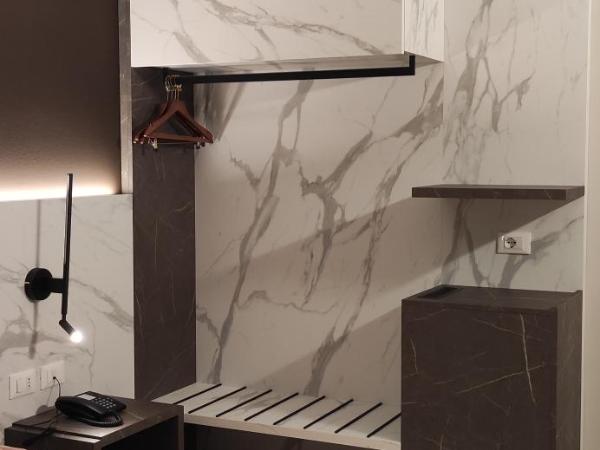 Hotel Mistral : photo 10 de la chambre chambre lits jumeaux