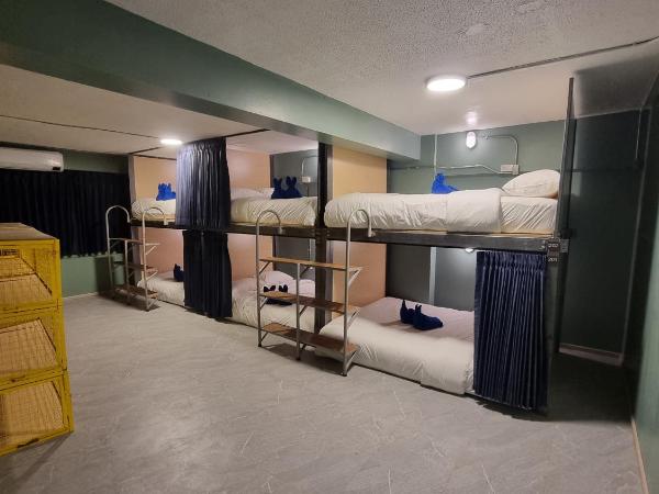 Glur Hostel Pattaya Walking Street : photo 7 de la chambre lit dans dortoir pour femmes de 6 lits