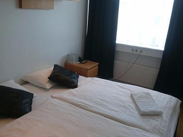 101 Guesthouse Hotel : photo 3 de la chambre chambre double standard avec salle de bains commune