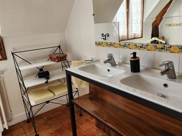 Manoir de la Maison Blanche : photo 5 de la chambre chambre quadruple confort