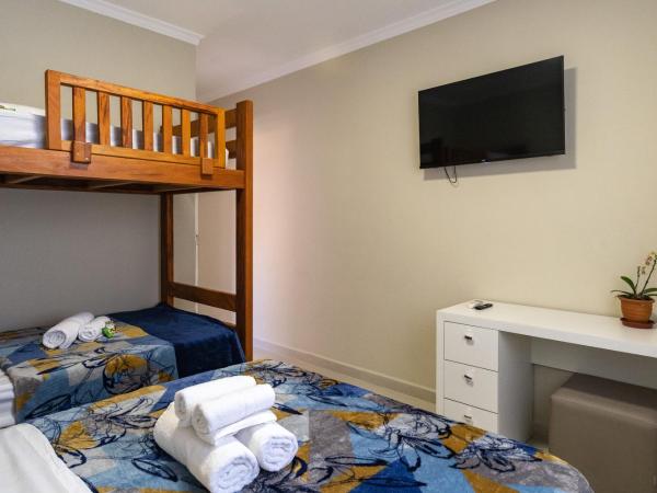 Hostel B2B SP : photo 4 de la chambre chambre quadruple avec salle de bains privative