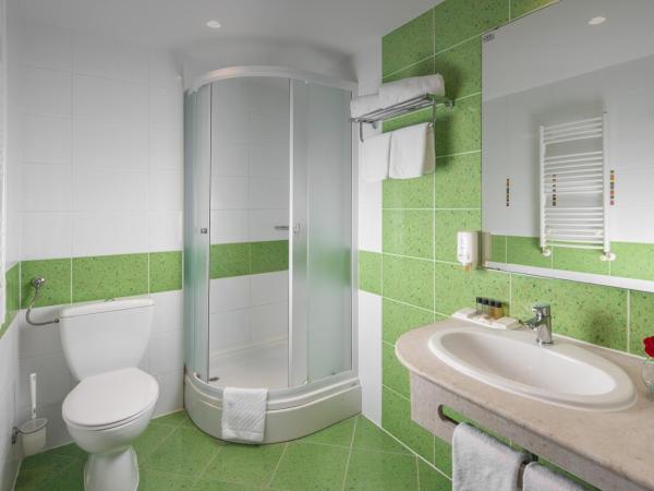 Residence Garden Istra Plava Laguna : photo 4 de la chambre chambre classique avec balcon - côté parc