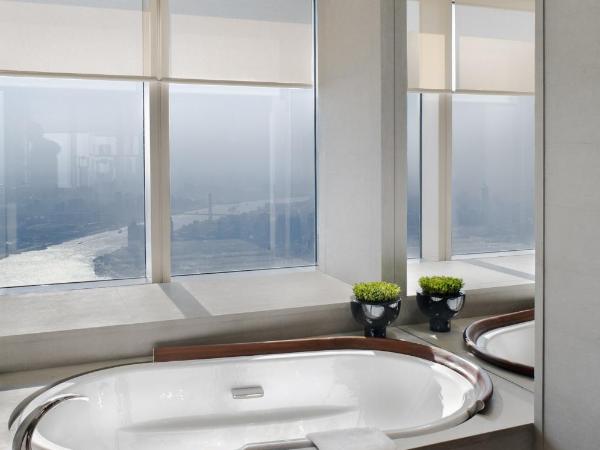 Park Hyatt Shanghai : photo 2 de la chambre chambre lits jumeaux de luxe avec vue sur la rivière