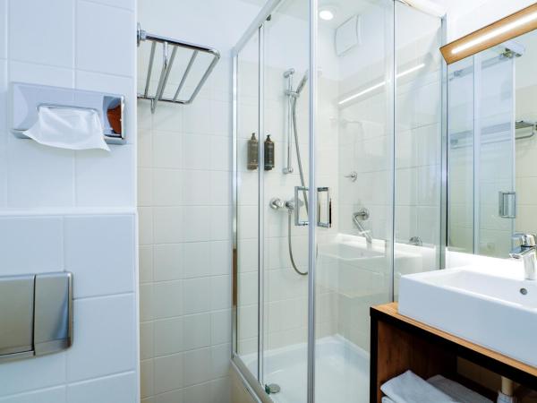 Mercure Czestochowa Centrum : photo 1 de la chambre chambre lits jumeaux