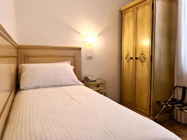 Hotel Guerrini : photo 6 de la chambre chambre simple
