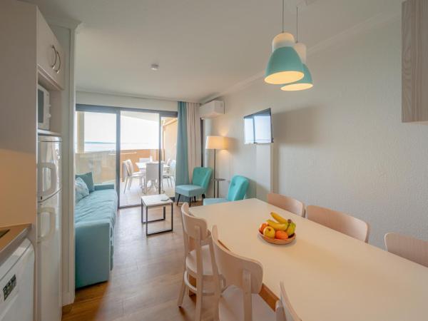 Résidence Pierre & Vacances Cannes Verrerie : photo 4 de la chambre appartement 1 chambre avec coin nuit dans alcôve, climatisation et terrasse ou balcon (6 personnes) - vue sur mer