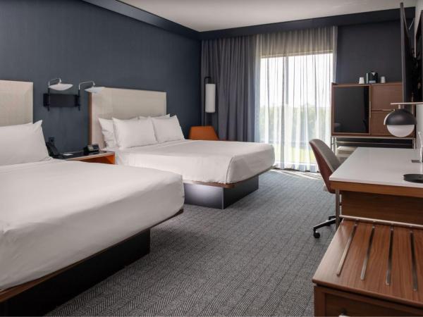 Courtyard by Marriott Memphis East Galleria : photo 1 de la chambre chambre double avec lit queen-size