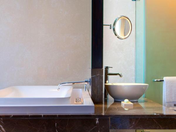 The Westin Hyderabad Mindspace : photo 9 de la chambre executive suite, lounge access, two way airport transfer, 2 twin/single beds