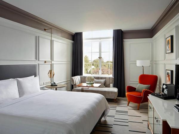 London Marriott Hotel County Hall : photo 1 de la chambre chambre lit king-size deluxe
