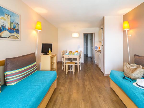 Résidence Pierre & Vacances Cannes Verrerie : photo 4 de la chambre appartement 1 chambre avec coin nuit dans alcôve et terrasse ou balcon (7 personnes) - vue sur mer