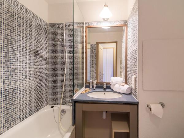 Résidence Pierre & Vacances Cannes Verrerie : photo 2 de la chambre appartement 1 chambre avec terrasse ou balcon (5 personnes) - vue sur mer