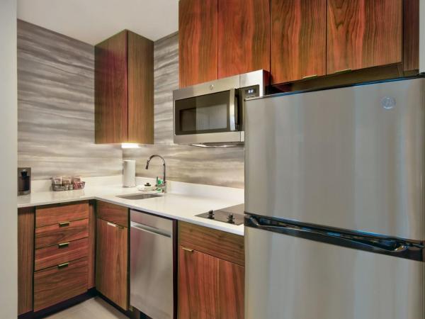 Residence Inn by Marriott Orlando at FLAMINGO CROSSINGS Town Center : photo 8 de la chambre suite 1 chambre avec lit king-size