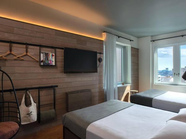 Moxy NYC Downtown : photo 1 de la chambre chambre 2 lits queen-size avec vue sur la ville