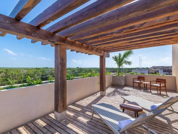 Aloft Tulum : photo 3 de la chambre chambre double avec 2 lits doubles et terrasse - vue sur jungle