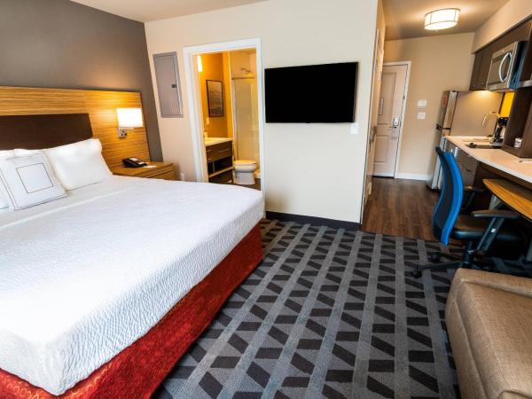 TownePlace Suites By Marriott Las Vegas Stadium District : photo 1 de la chambre studio avec lit king-size et canapé-lit