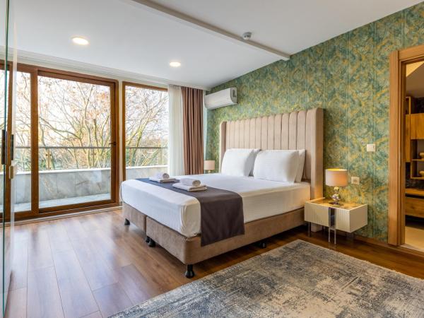 BayMari Suites Plus Florya : photo 8 de la chambre appartement 3 chambres de luxe avec terrasse - vue sur piscine