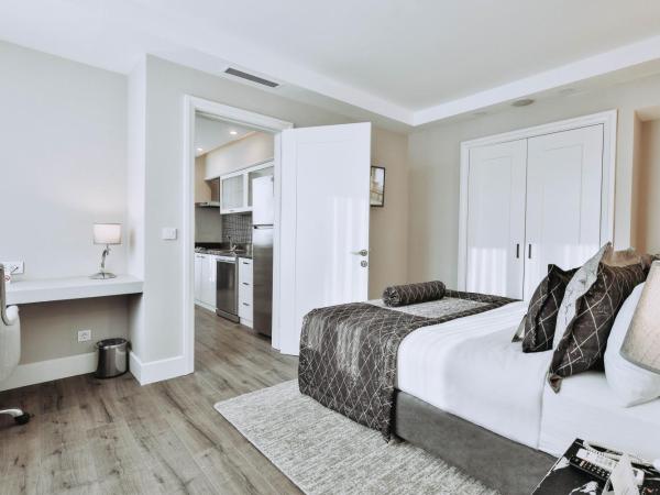 New Park Hotel : photo 2 de la chambre suite lit king-size avec accès gratuit au salon exécutif