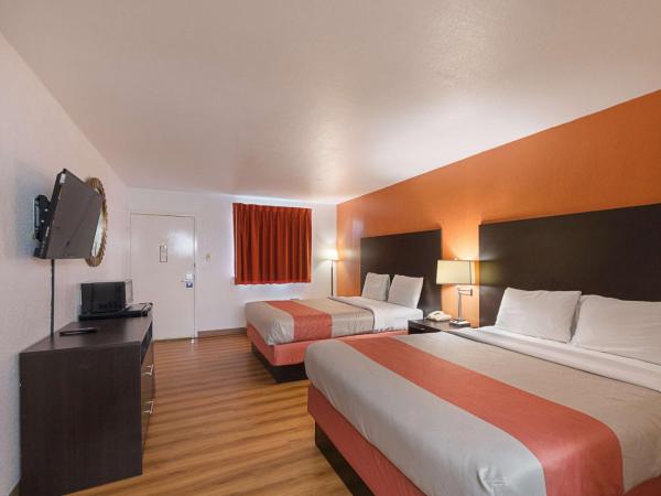 Motel 6 San Antonio TX I10 West : photo 5 de la chambre chambre 2 lits queen-size - non-fumeurs