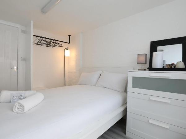 Anchor Guest House : photo 1 de la chambre budget compact double without window