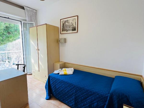 Hotel Villa dei Fiori - sul mare con piscina : photo 2 de la chambre chambre simple classique avec balcon