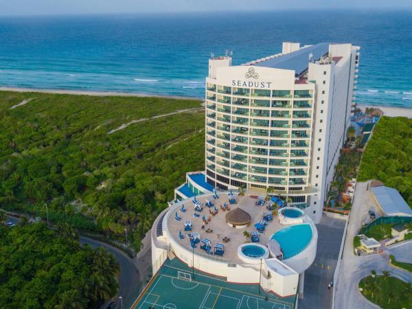 Seadust Cancun Family Resort - All Inclusive : photo 1 de la chambre suite lit king-size deluxe