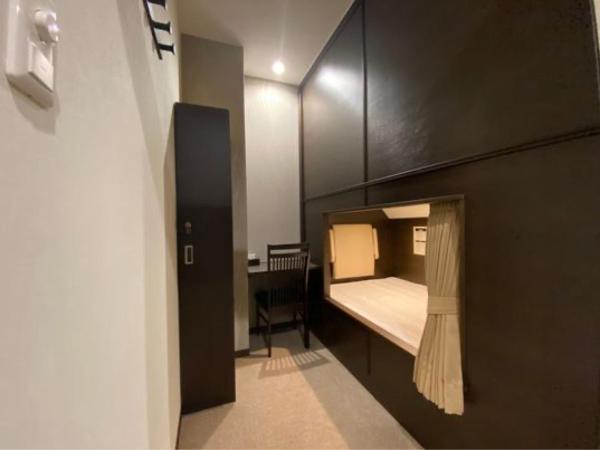 WELLCABIN TENJIN - Male Only : photo 2 de la chambre premium semi-private cabin - male only