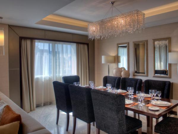 Crowne Plaza Dubai Deira, an IHG Hotel : photo 6 de la chambre suite king royale 2 chambres avec 2 lits king-size