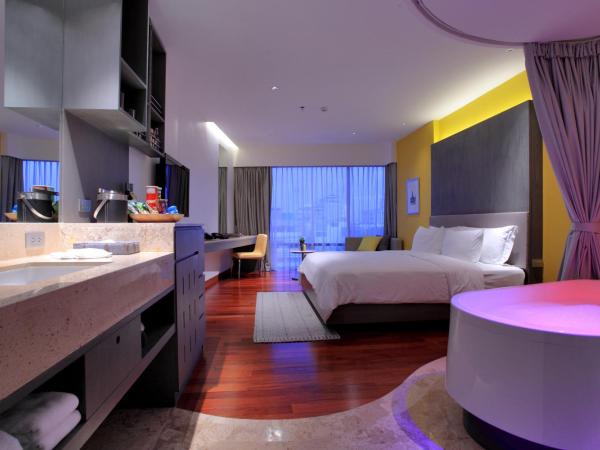 LiT BANGKOK Hotel : photo 1 de la chambre chambre double extra Éclat