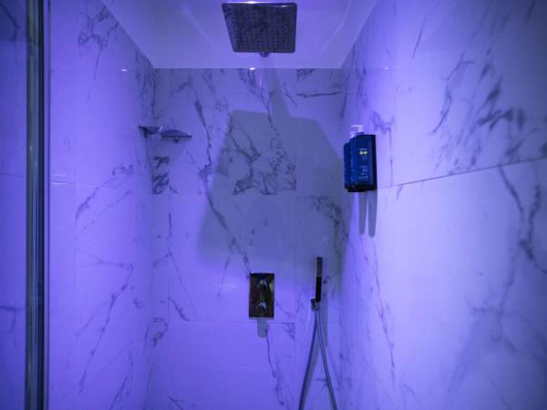 Hotel Diplomatic : photo 3 de la chambre chambre triple