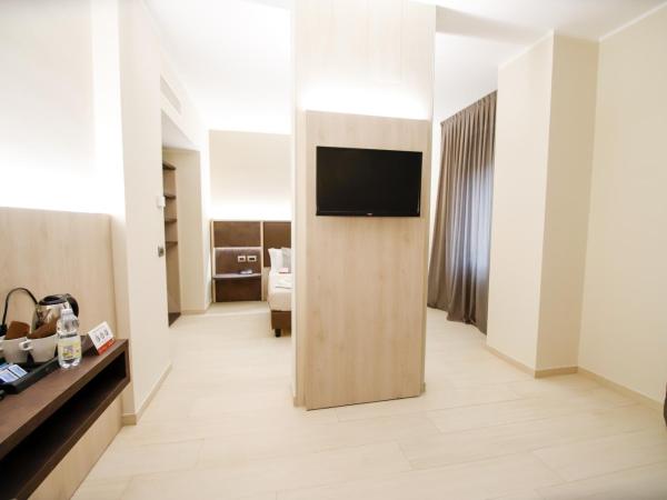 Hotel Diplomatic : photo 9 de la chambre suite junior