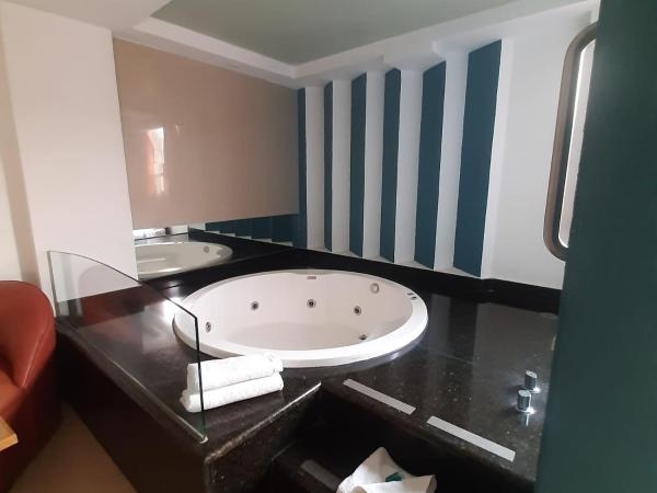 Hotel Borda Cuernavaca : photo 7 de la chambre suite avec baignoire spa